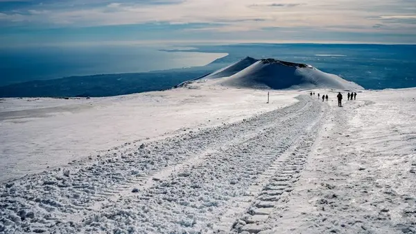 Рай для лыжников: назван европейский остров, где туристы могут покататься с вулкана