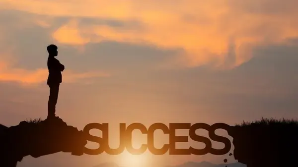 Что помогает людям достичь настоящего успеха: психолог назвала 4 главные черты