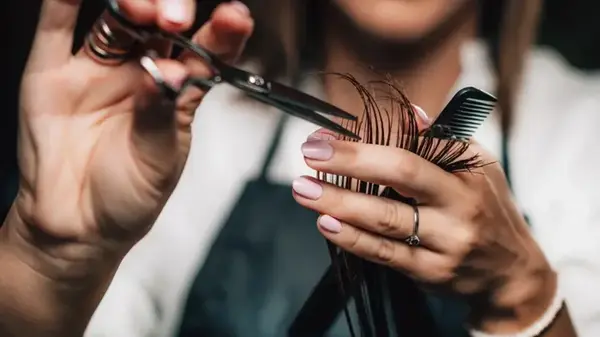 Молодежные стрижки для женщин старше 40 лет: 7 обалденных вариантов