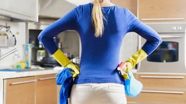 Шесть способов, как помыть кухонные шкафчики без агрессивной химии