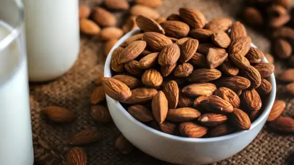 Вот в каком виде нужно есть миндаль: получите максимум пользы