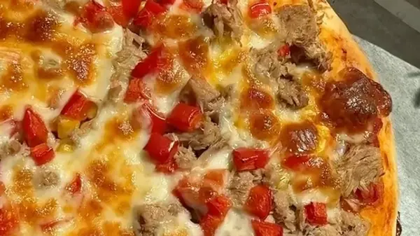 Пицца с тунцом за 30 минут: рецепт на скорую руку