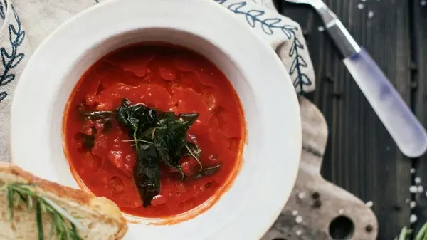 Чернослив в борще — забытый секрет украинской кухни, меняющий вкус блюда