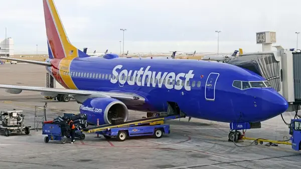 Почему самолеты нужно регулярно мыть: объяснение эксперта