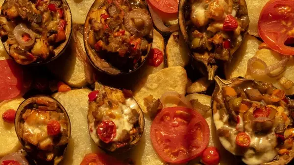 Баклажаны с фаршем и картофелем, запеченные в духовке: рецепт средиземноморской кухни