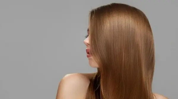 Как сделать волосы блестящими: хитрый трюк после шампуня