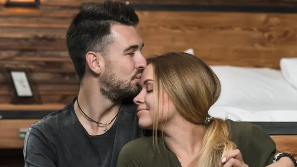 Как незаметно проверить, действительно ли вы нужны мужчине: три секретных психологических трюка