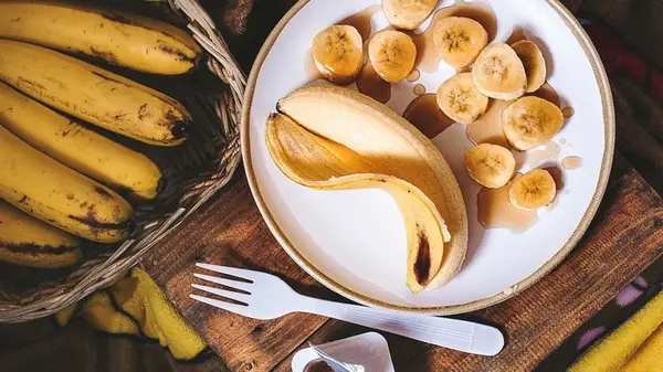 Мы едим бананы неправильно: эксперты раскрыли способ наслаждаться ими с пользой для здоровья