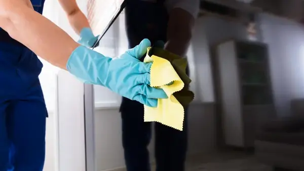 Как правильно протирать телевизор, чтобы не испортить экран