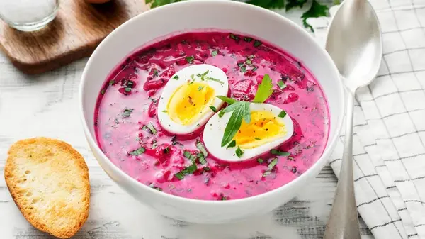 Свекольный суп «Ботва»: рецепт яркого блюда