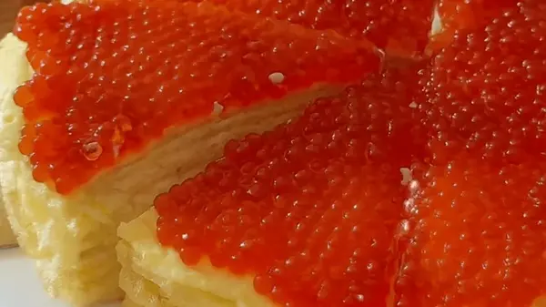 Торт из яичных блинов с плавленым сыром: оригинальный рецепт роскошного блюда