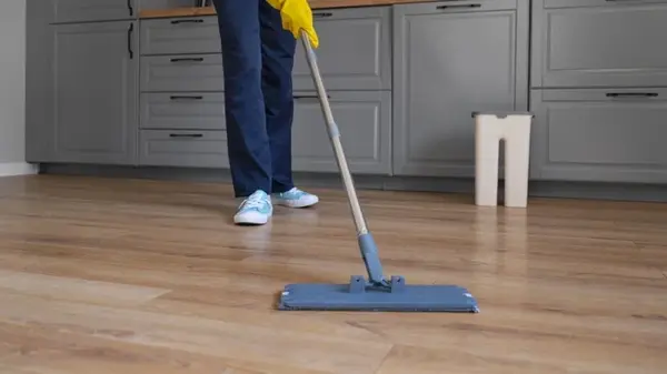 Это испортит ваш пол: ошибки, которые каждый из нас может допустить во время уборки