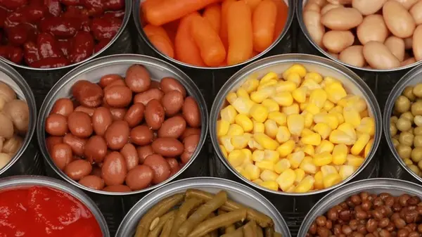 Почему именно эти шесть консервов диетологи советуют всегда держать дома