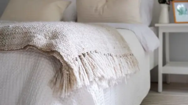 Гигиена сна: вот как часто нужно стирать одеяла в доме