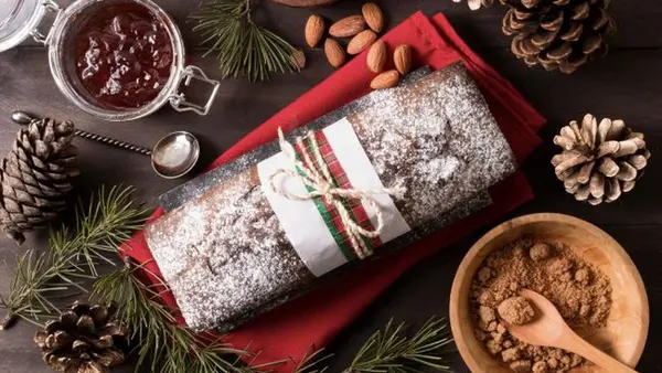 Рождественский штоллен с тремя начинками: рецепт праздничной выпечки