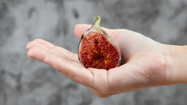 Три штуки этих сухофруктов в день сделают вашу кожу сияющей