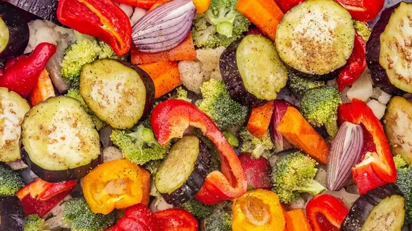 Запеченные овощи в чесночном маринаде: рецепт полезного гарнира