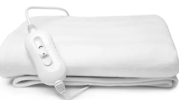 Как безопасно постирать одеяло с подогревом: полезные советы