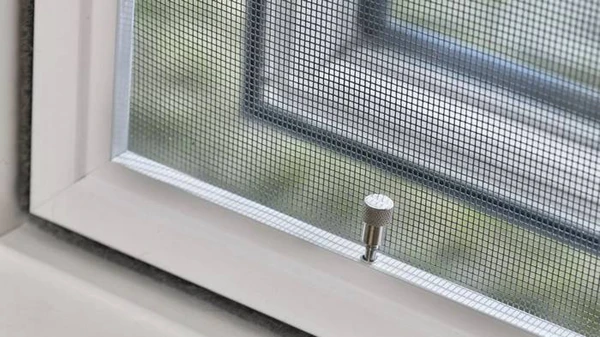 Нужна ли москитная сетка и как ее правильно выбрать
