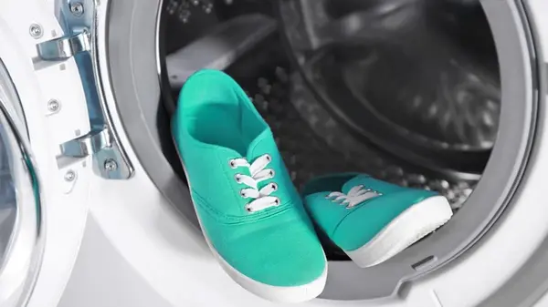 Как стирать обувь в стиральной машине: эксперты раскрыли все нюансы