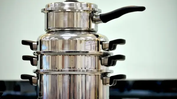 Блеск без пятен: как почистить нержавейку без усилий