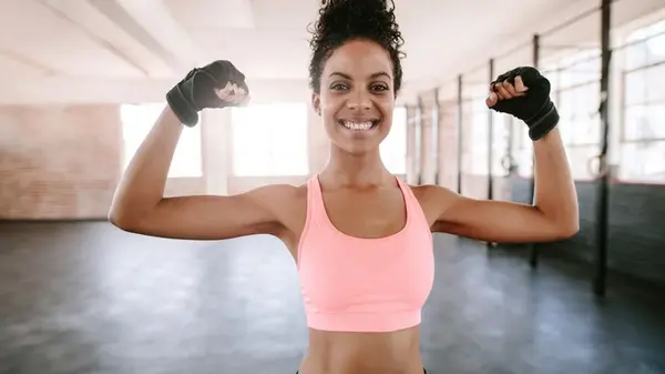 Как подтянуть обвисшие руки за месяц: названы 5 лучших продуктов