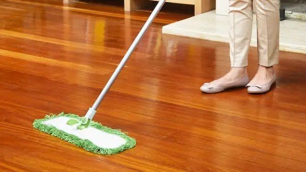 Как правильно мыть ламинат: полезные советы