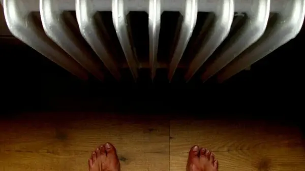 Капните 3 капли на батарею — и за минуту забудете о холоде и зимнем кашле: секрет, о котором молчат врачи