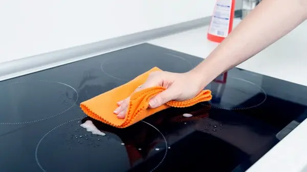 Как помыть индукционную плиту: действенные советы