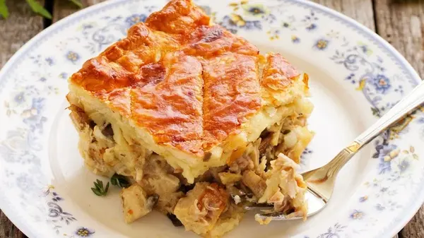 Рецепт пирога-жульена с курицей и грибами