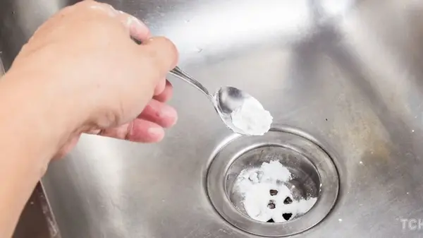 Как пищевая сода поможет почистить забитые трубы