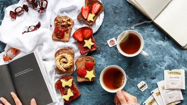 Эксперты предупреждают: эти продукты не следует запивать чаем, если не хотите проблем со здоровьем