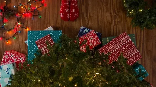 Как встретить 2026 год Огненной Лошади: праздничный стол и подарки