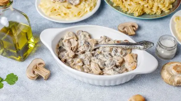 Ароматная грибная подлива из простых ингредиентов: легкий рецепт