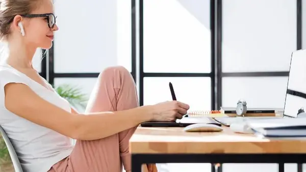 Сидячая работа бьет по сердцу: 6 продуктов, которые могут его защитить