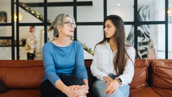 11 фраз родителей, которые сводят взрослых детей с ума и отбивают желание общаться