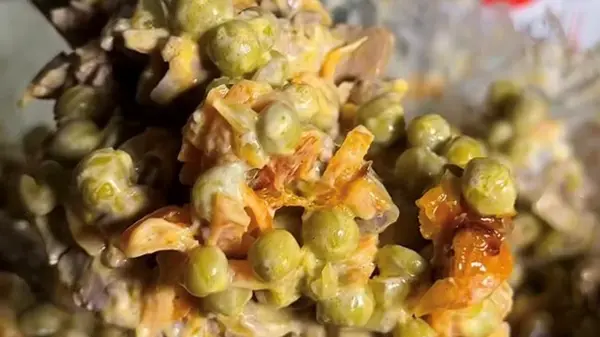 Вкусный салат без дорогих ингредиентов: простой рецепт