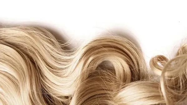 Добавьте две капли в шампунь — и навсегда забудете о выпадении волос: секреты трихологов