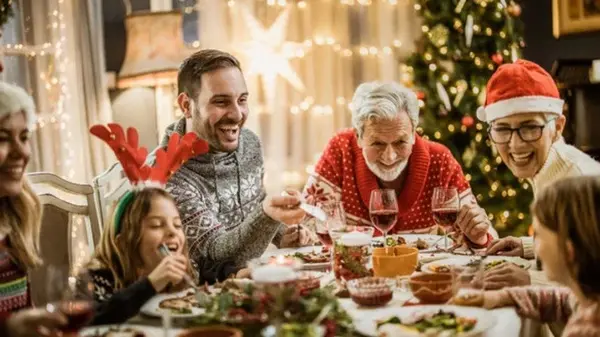 Как не набрать лишний вес во время новогодних праздников: три совета, которые всегда работают