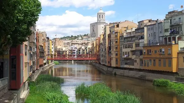 Забудьте Барселону и Венецию: туристам рассказали, чем заменить переполненные топ-города