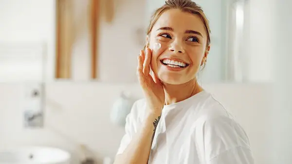 Люди, которые выглядят намного моложе, не имеют этих 6 привычек