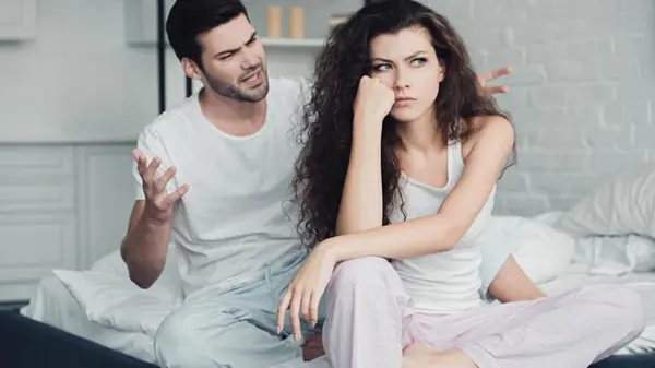 Разрыв уже близко: 9 явных признаков, что женщина готовится уйти