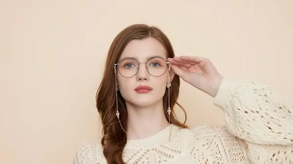 Четыре вещи, которые моментально выдают устаревший стиль в 2026 году — не носите их