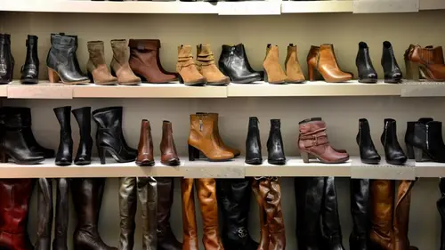 Вот чем можно убрать пятна и разводы с кожаной обуви: все банально просто