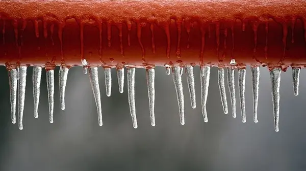 Что делать, если в трубах замерзла вода