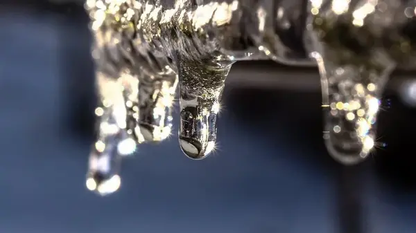 Сделали один раз — и забыли навсегда: как дачные трубы не замерзают даже при -25°C