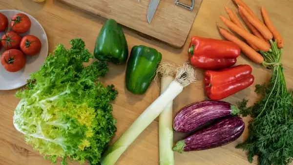 5 овощей, которые могут вызвать вздутие живота, если их есть сырыми