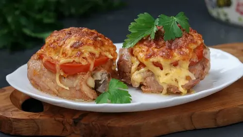 Стожки из фарша с помидорами и сыром в духовке: рецепт оригинального горячего блюда