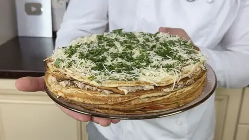 Ешьте блины по-новому: рецепт соленого торта с вкусной начинкой