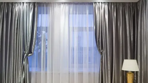 Будет ли теплее в доме, если закрыть шторы на окнах — нелепая догадка или реальность
